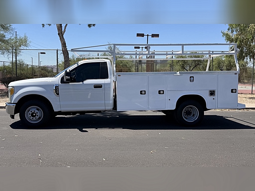 ford f-350 super duty chassis cab 2017 1FDRF3G60HEC16930 image ford f-350 super duty chassis cab 2017 1FDRF3G60HEC16930 image